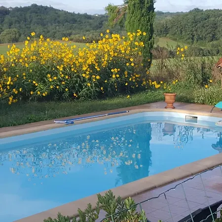 Picanas Villa *